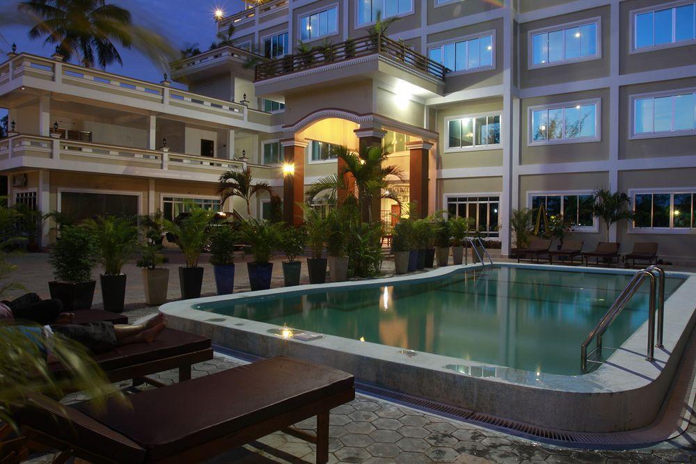 White Beach Hotel Sihanoukville Bagian luar foto