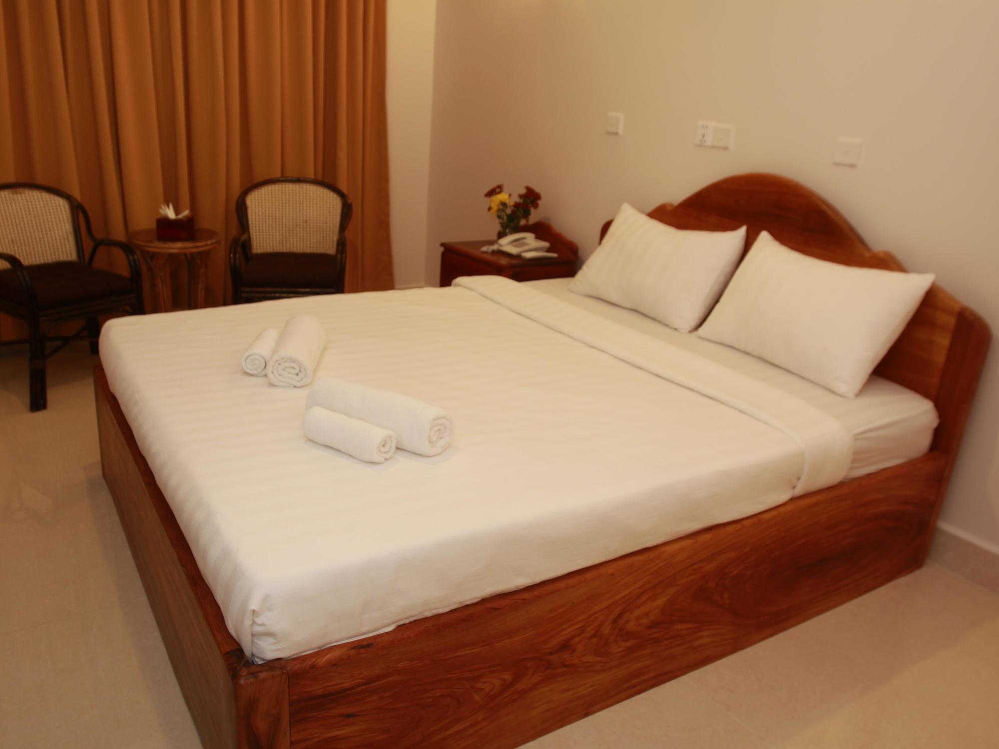 White Beach Hotel Sihanoukville Bagian luar foto