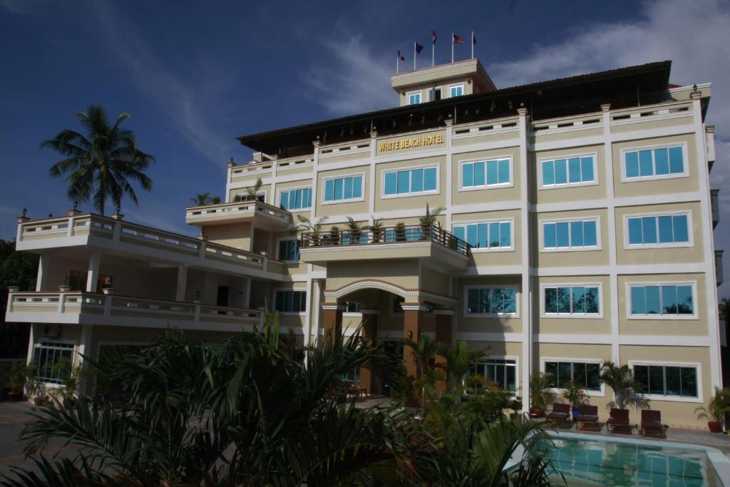 White Beach Hotel Sihanoukville Bagian luar foto