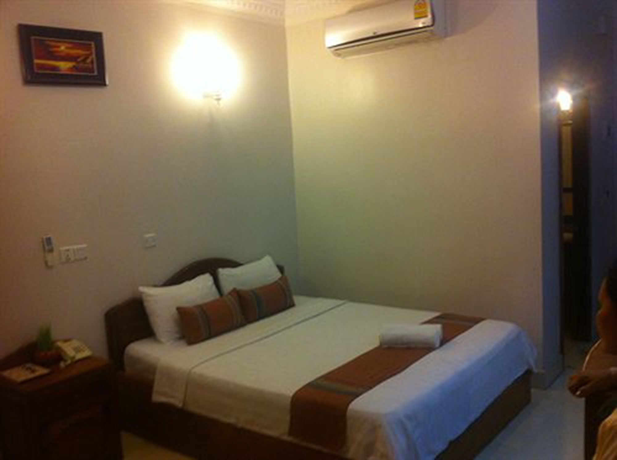 White Beach Hotel Sihanoukville Bagian luar foto