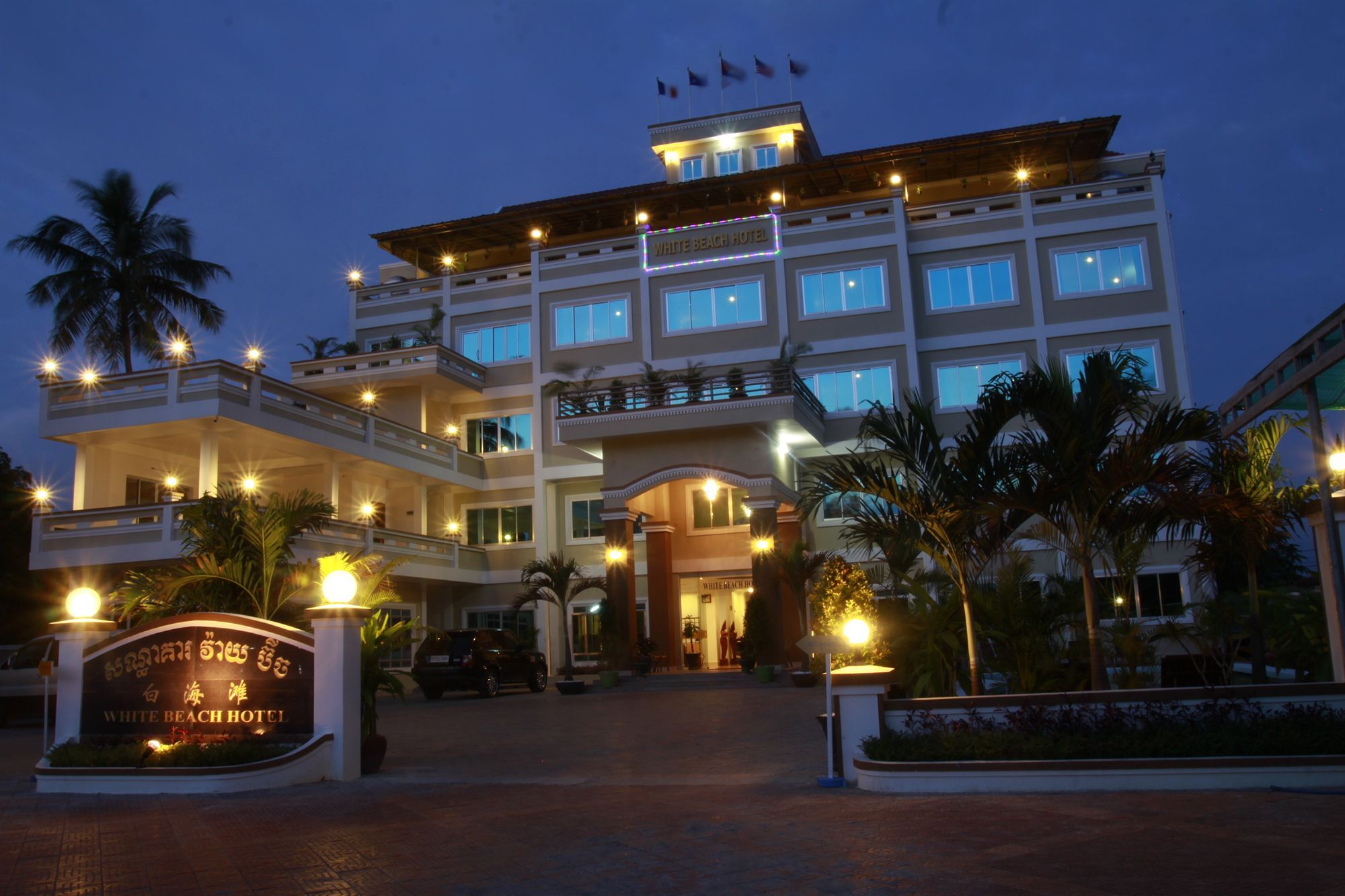 White Beach Hotel Sihanoukville Bagian luar foto