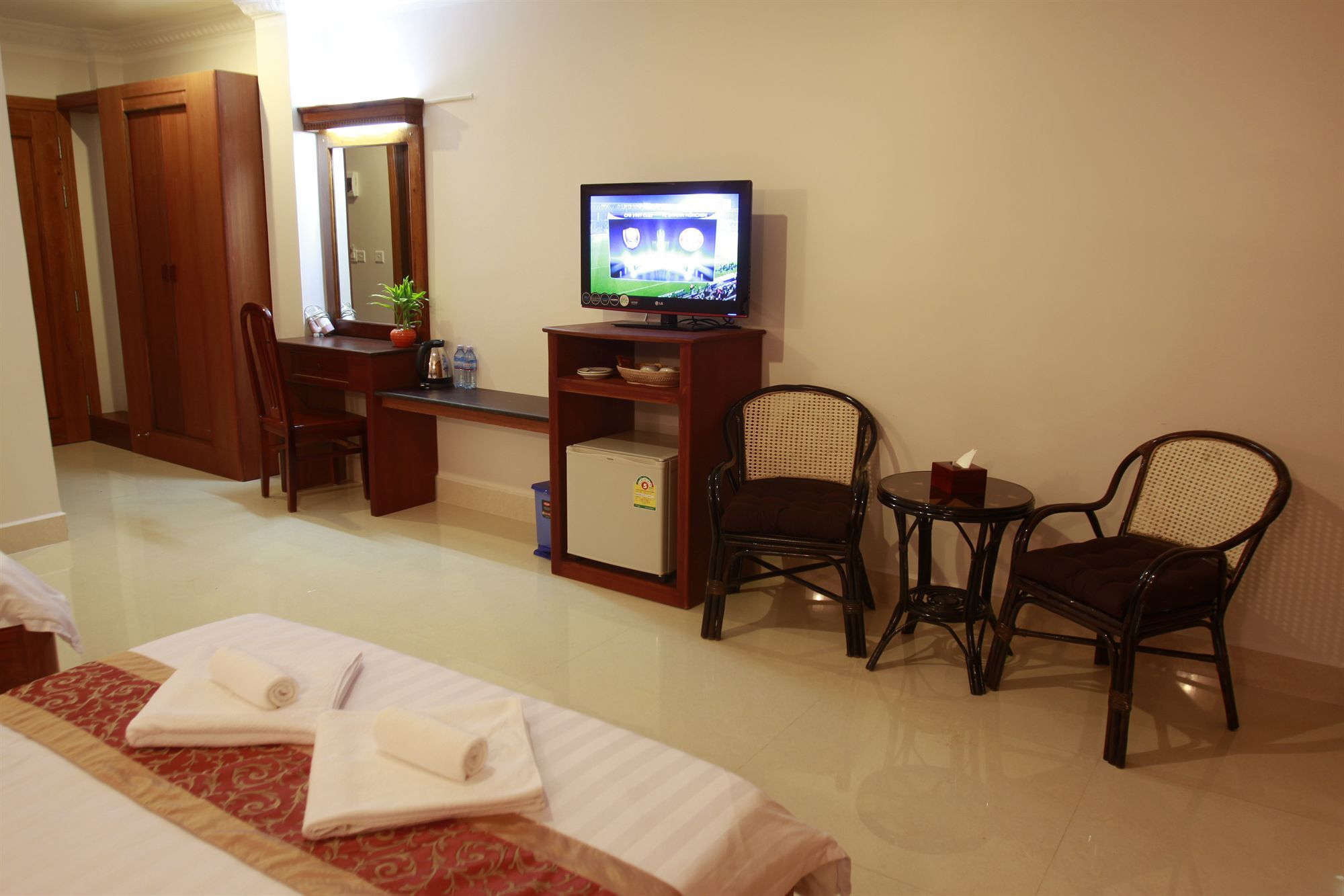 White Beach Hotel Sihanoukville Bagian luar foto