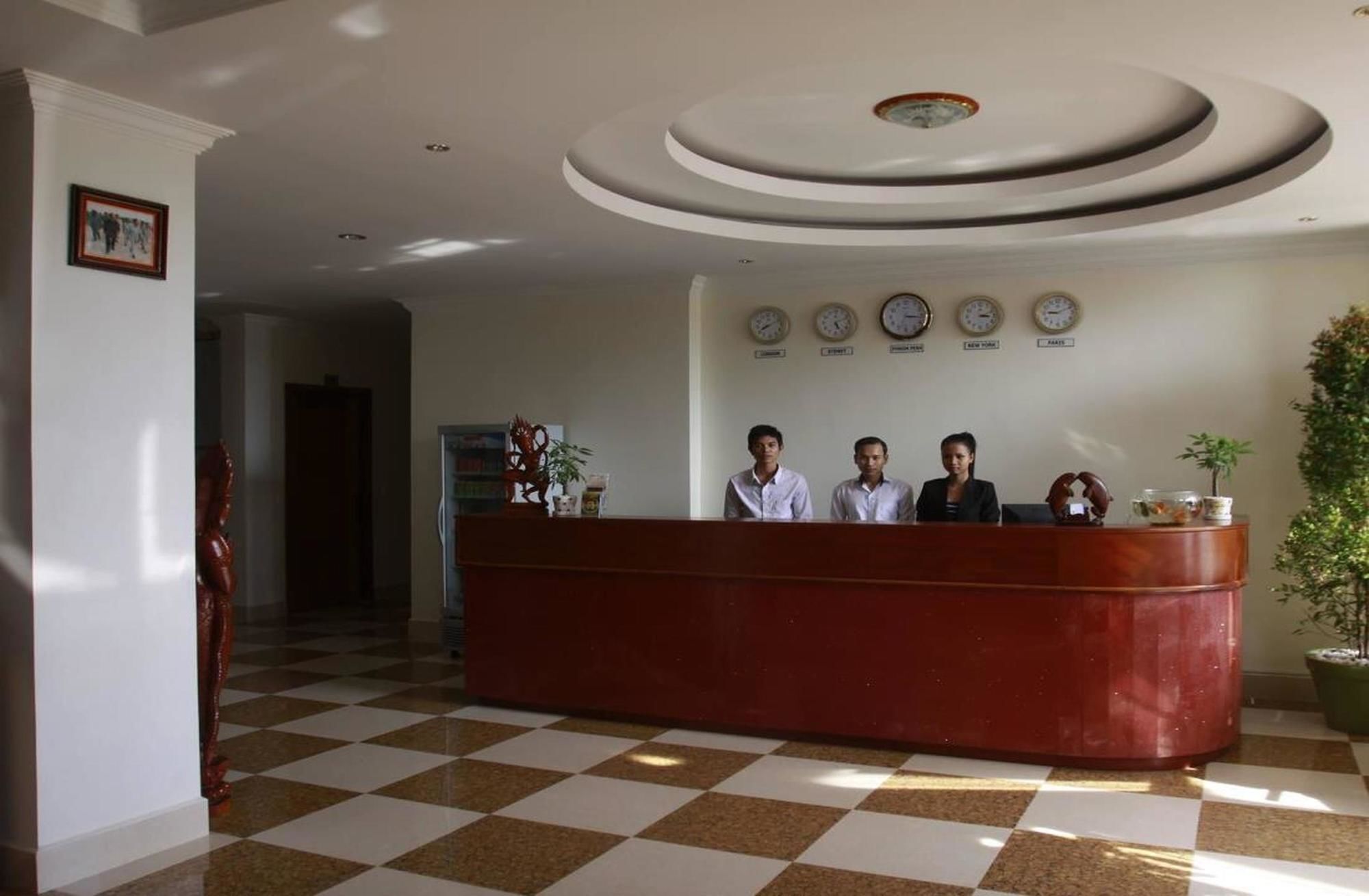 White Beach Hotel Sihanoukville Bagian luar foto